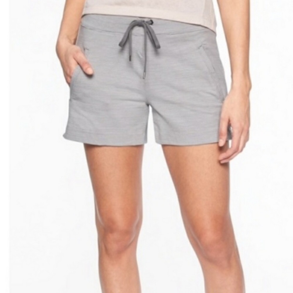 Athleta Modern Metro Short size small